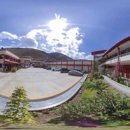 Hotel El Vuelo Del Condor Tarma Bagian luar foto